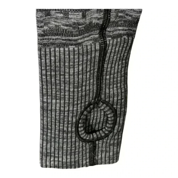 Lululemon Shirt Rest Less Long Sleeve Gray Black Women's 6 Crew Neck - Picture 3 of 5